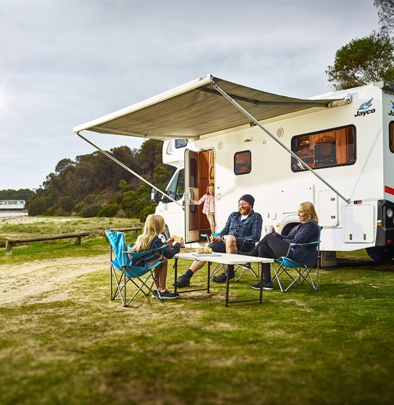 adult, female, person, woman, male, man, grass, caravan, outdoors, shelter