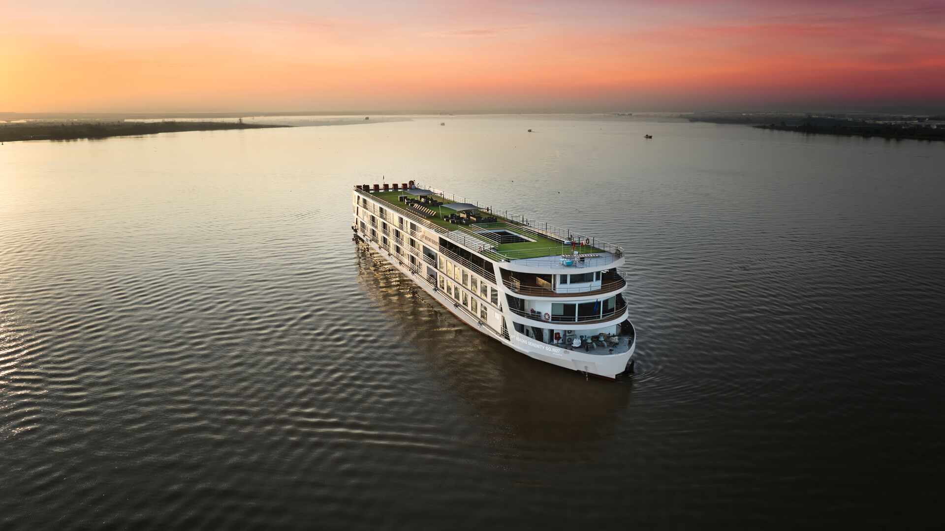 boat, transportation, vehicle, outdoors, cruise ship, ship, horizon, nature, sky